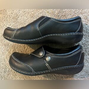 Clark’s like new WIDE 9.5